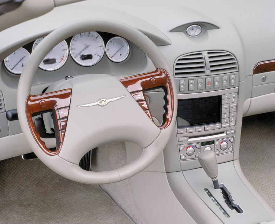  Chrysler 300C Hemi Convertible Concept 2000 года  (фото 7 из 20)